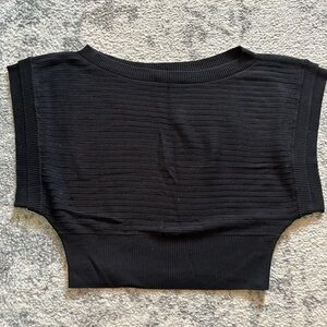 GUESS Collection Black striped ribbed top with oversized short sleeves Size M